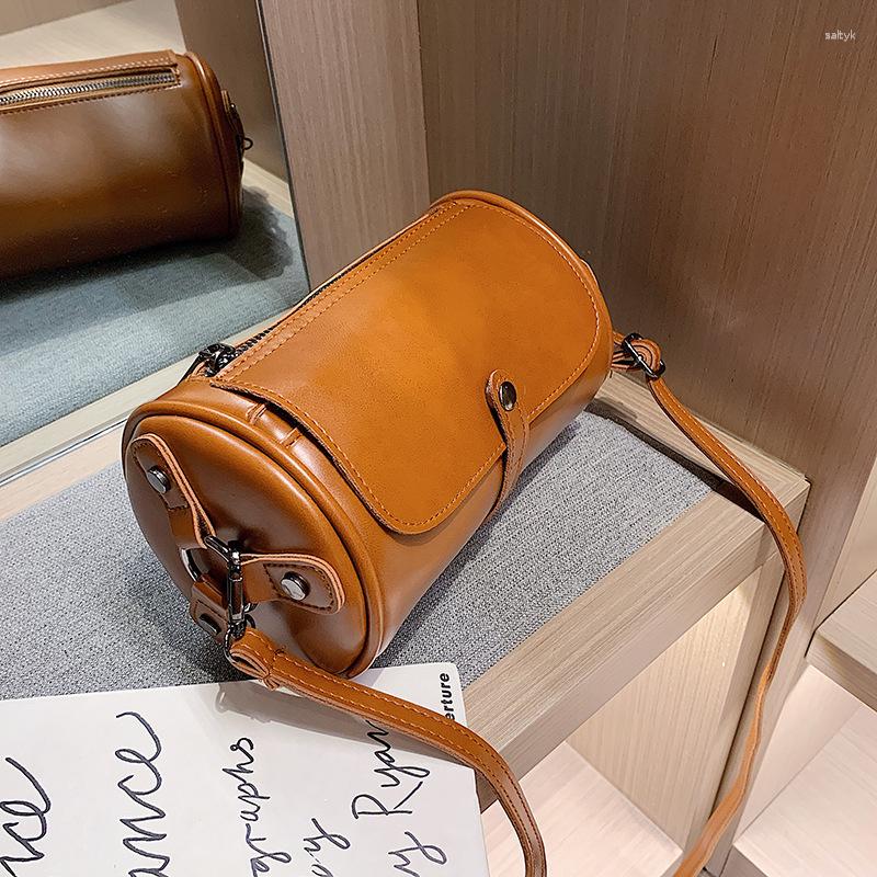 

Evening Bags Retro Small Bag Female 2023 Autumn And Winter Pu Hong Kong Style Ins Casual Cylinder Texture All-match Shoulder, Photo color