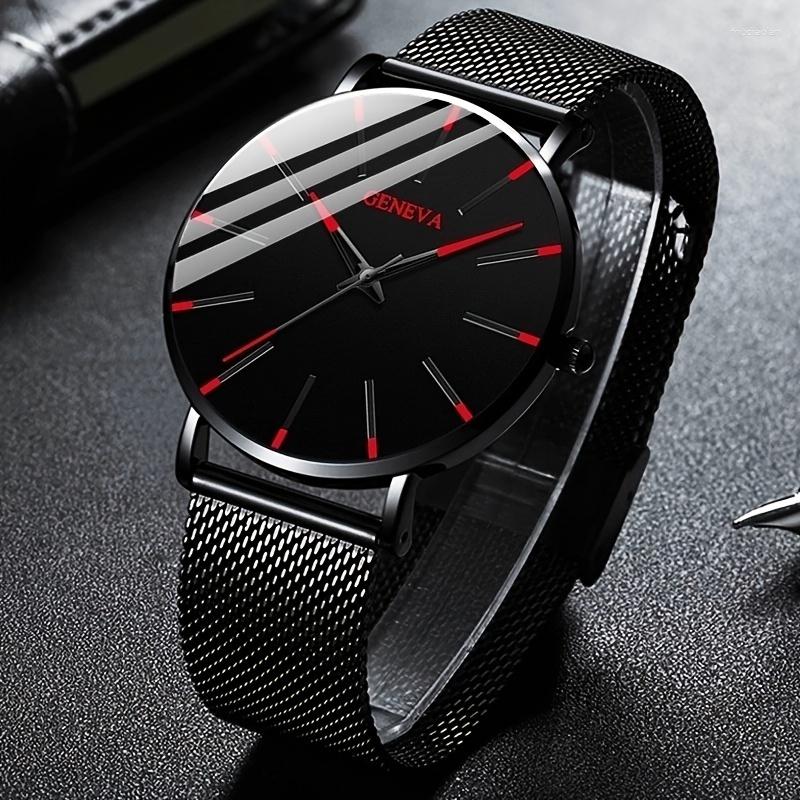 

Wristwatches 1pc Fashion Men's Quartz Watch, Black and blue