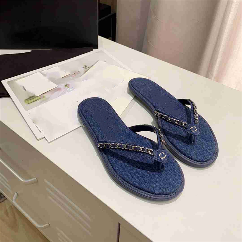 

Fashion Slippers 2023 Channel Luxury Design Summer Men and Women Flat Shoes Thick Sole Leather Rubber Letter Logo Casual Cartoon Slippers 08-010