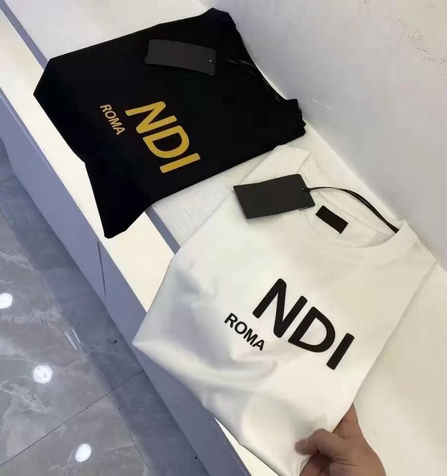 

2023Summer Men Women Designers T Shirts Loose Oversize Tees Apparel Fashion Tops Mans Casual Chest Letter Shirt Luxury Street Shorts Sleeve Clothes Mens Tshirts, W1111