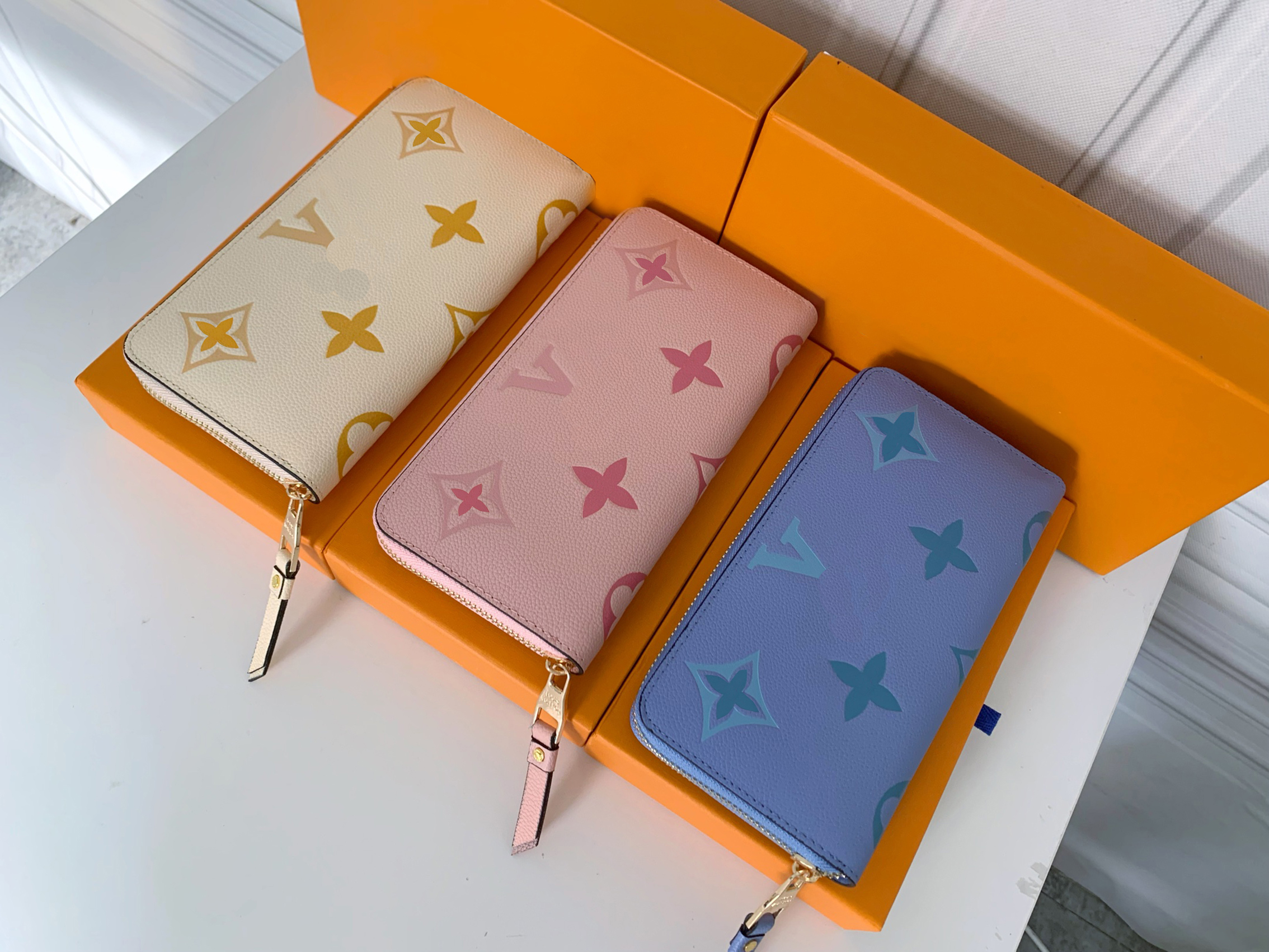 

Women's Wallet Women's Long Versatile Leather Clip 2023 New Fashion Zipper Card Bag Handbag Money Clip Trend 12, Beige
