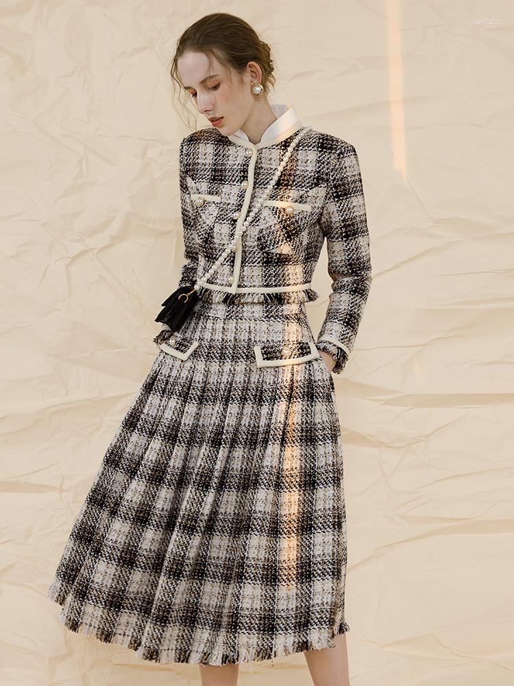 

Women' Jackets YIGELILA Fashion Women Plaid Tweeds Coats Elegant Stand Neck Full Sleeve Retro Extra Short 91348, Coat