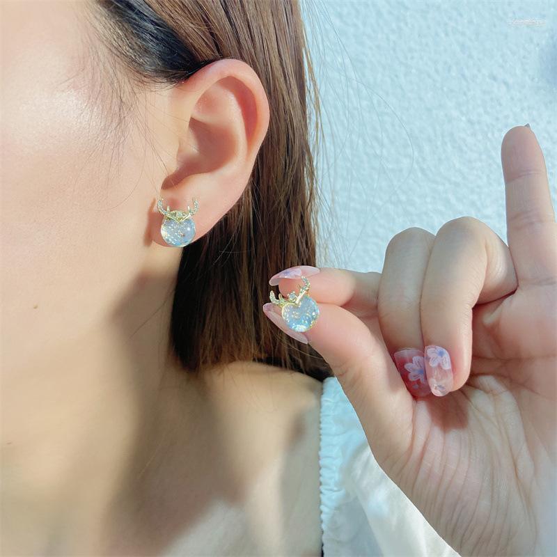 

Stud Earrings 2023 Small Design Simple Cute Elk Fashion Super Fairy Fresh Temperament Lady Ear Accessories Wholesale