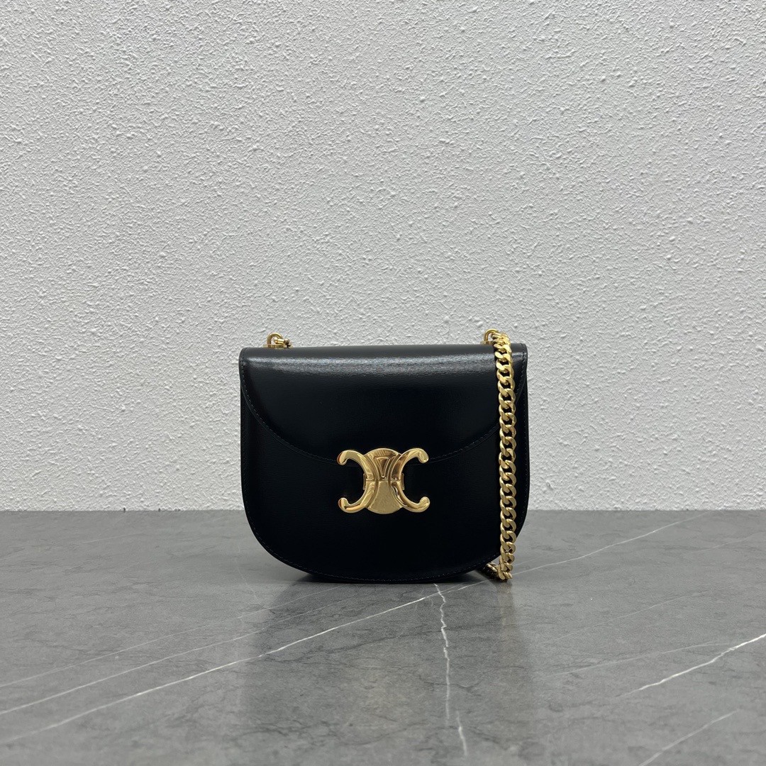 

The new women's shoulder bag and crossbody bag feature a classic saddle semicircular silhouette and a classic style aesthetic of the Arc de Triomphe