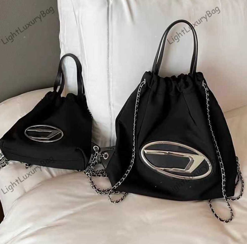 

Designer Brand Di Backpack Mommy Bag Storage Bags High Capacity Chain Shoulder Schoolbag Fashion Women Oxford or Nylon Luxury Handbags Tote Classic Purse230624, Style2 24.5*8*25cm