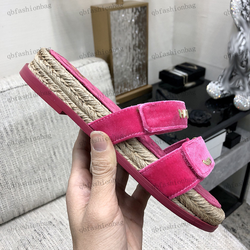 

Designer Womens Slippers Platform Sandals Cashmere Upper Hardware Metal Buckle Flat Slippers Adjustable Foot Width Narrow Beach Shoes Flip-Flops Casual Shoe 35-41, Box