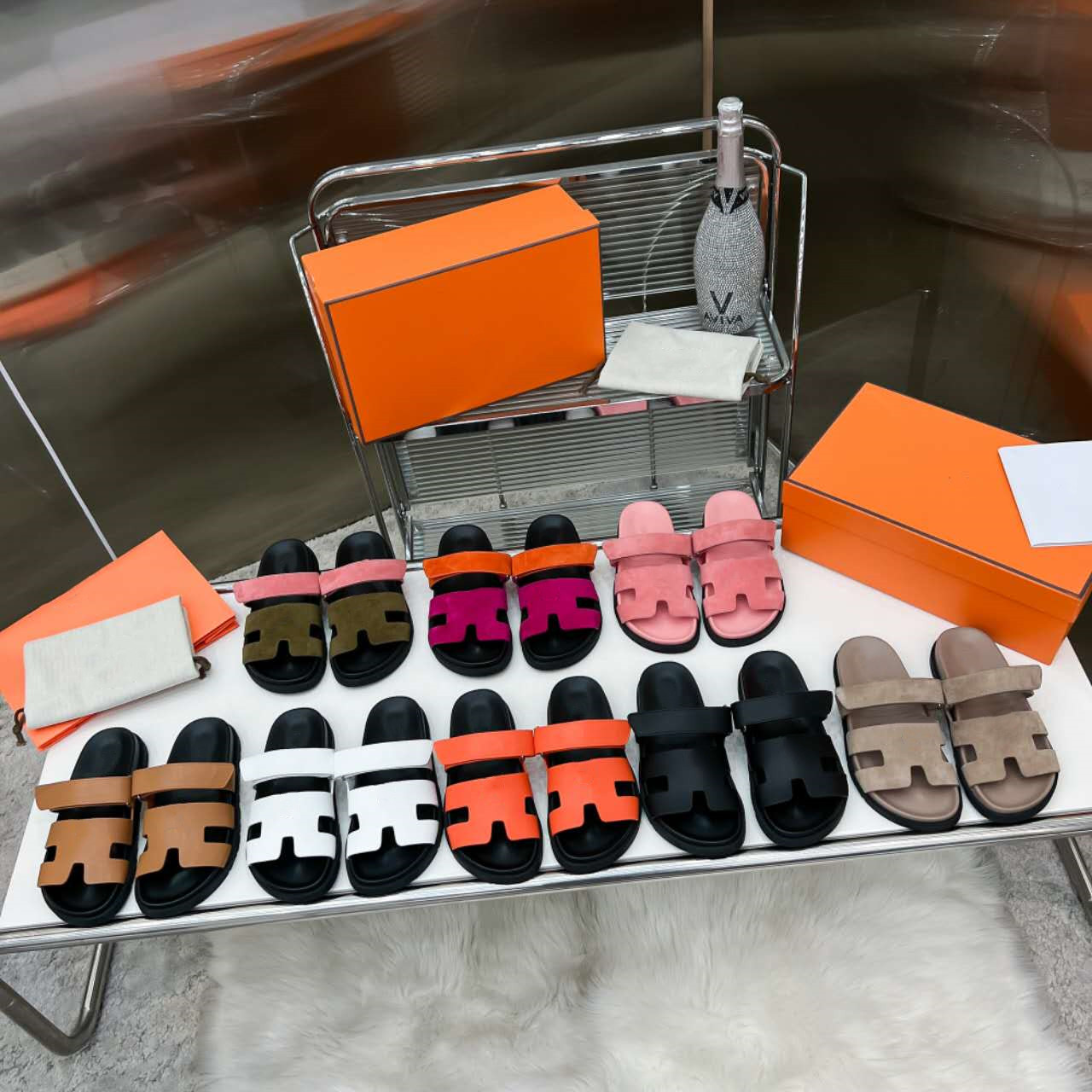 

Chypre sandals in suede calfskin men women H letter platform sandal Pantofole Beach flat mules classic real leather beach outdoor Izmir H cut out slippers, Hms620-3