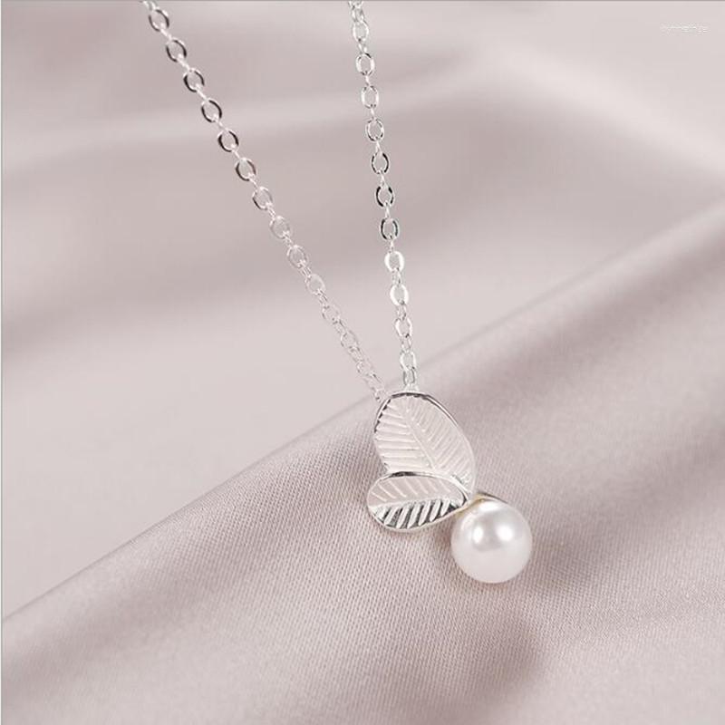 

Chains Fashion Korean Leaf Pearl Necklace For Woman Elgant Ladies Jewelry Wedding Party Accessories Silver Color Sale SN194