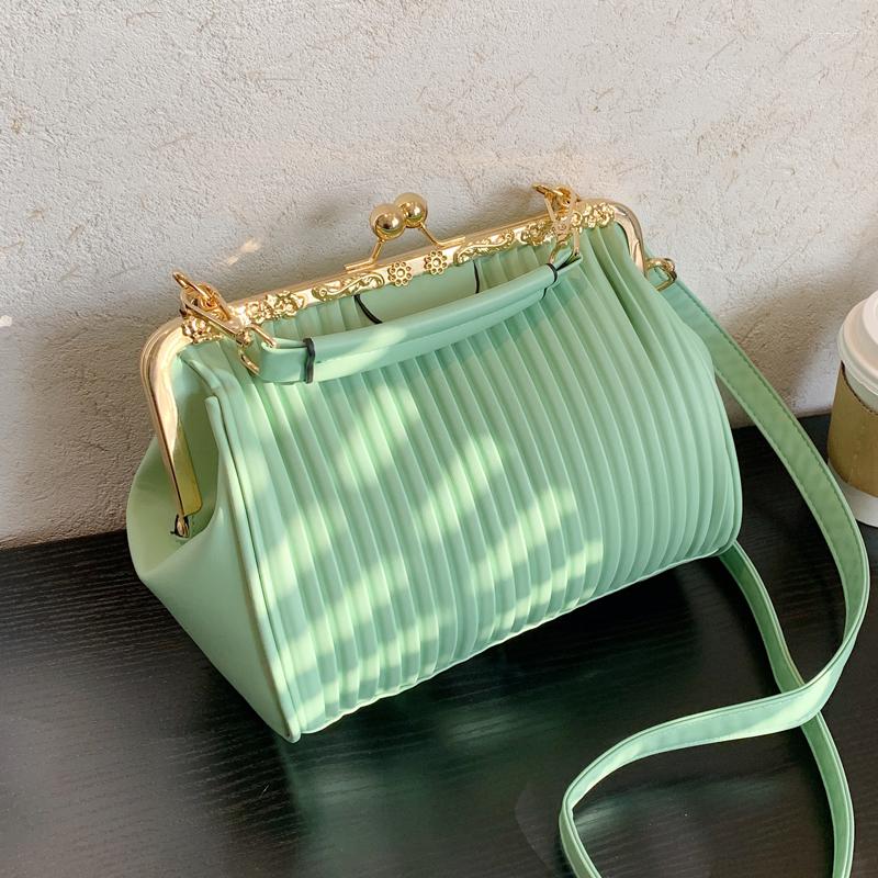 

Evening Bags Top Brand Pleated Women's Bag 2023 Trend Fashion Clip Tote Satchel Stylish Shoulder Designer Luxury Cossbody For Women, Black