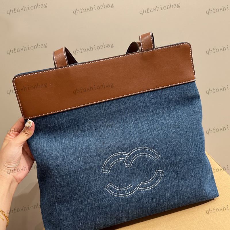 

Designer Women Shoulder Bag Oversized Shopping Bag Beach Bag Double Match Classic Printed Embroidered Denim Bag Hardware Metal Buckle Belt Tote Travel Bags 35x33cm, Blue