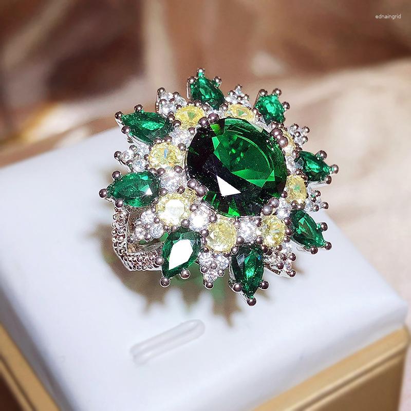

Cluster Rings Trendy Vintage Big Flower Ring For Women Elegant Simulation Emerald Zircon 925 Silver Fine Jewelry Party Gifts