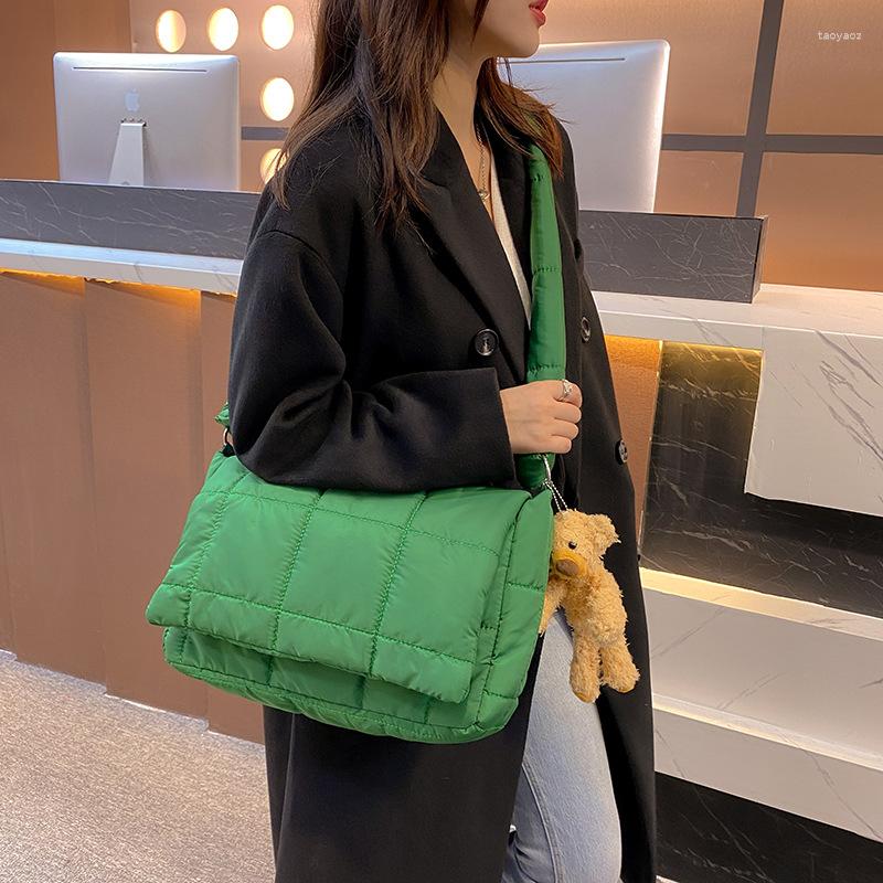 

Evening Bags Nylon Quilted Crossbody Bag Winter Overlarge Cotton Women Shoulder Designer Down Padded Messenger For Big Tote, No pendant green