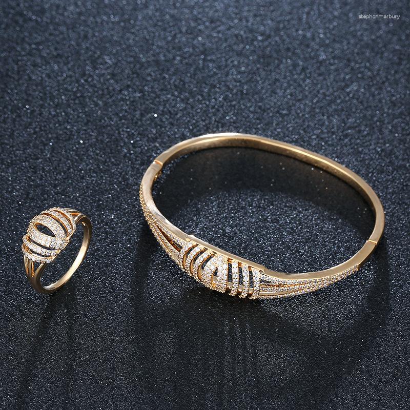 

Necklace Earrings Set Europe And Fashion 2PCS Hollow Out Of Zircon Bracelet Ring Gold-Plated Simple Creative Gifts Jewelry, Picture shown