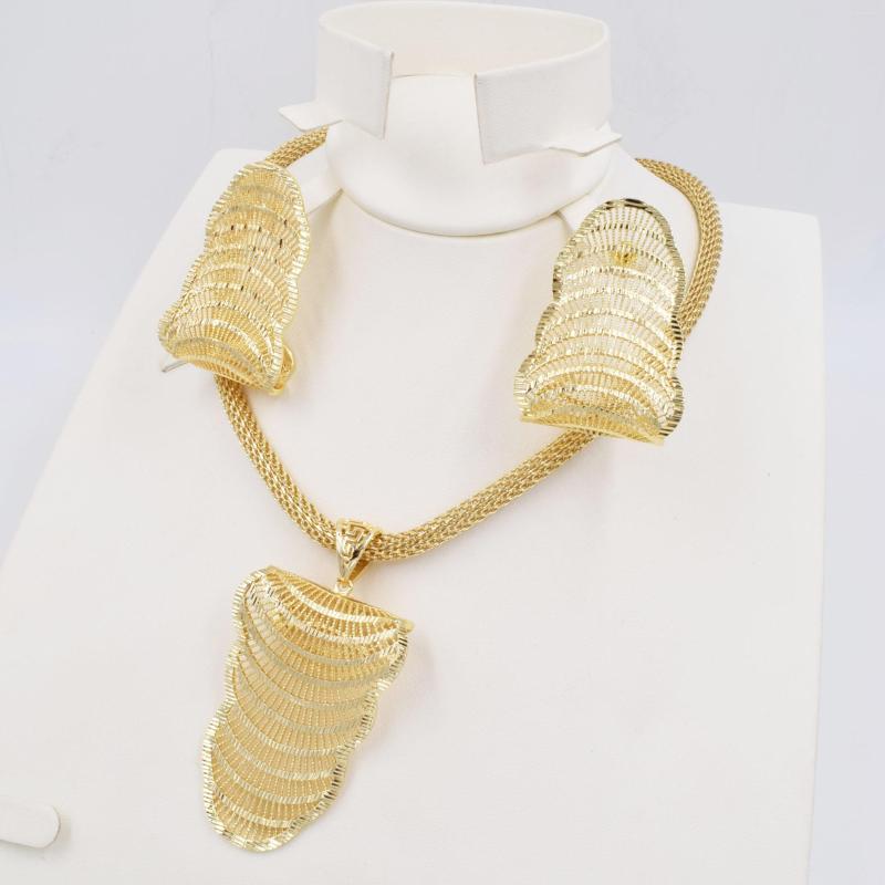 

Necklace Earrings Set High Quality Dubai 3COLOR Gold Color Jewelry For Women African Beads Jewlery Fashion Earring, Picture shown