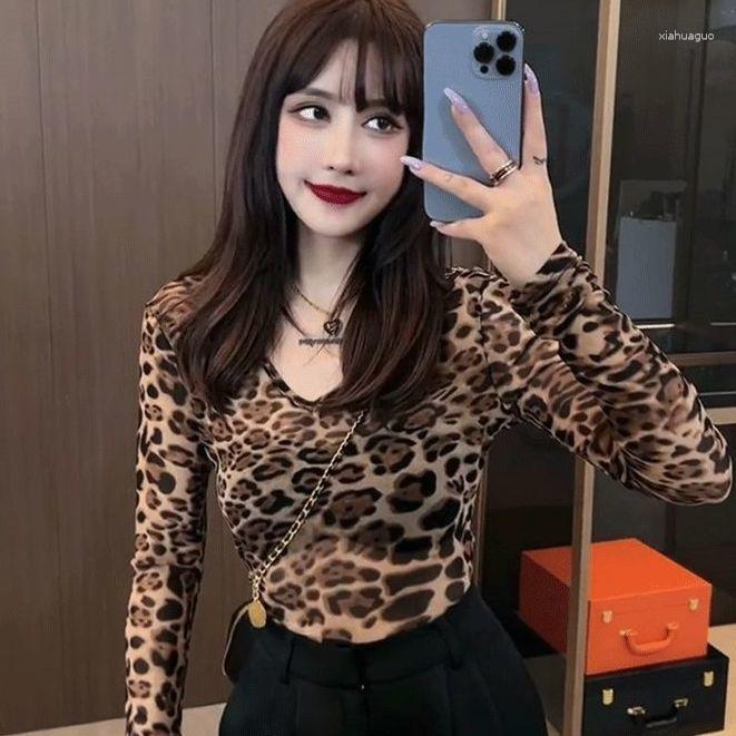 

Women' Blouses 2023 Hong Kong Flavor Sexy Feminine V-neck Leopard Print Bottoming Shirt Female Design Sense Long-sleeved T-shirt Tops Y2K