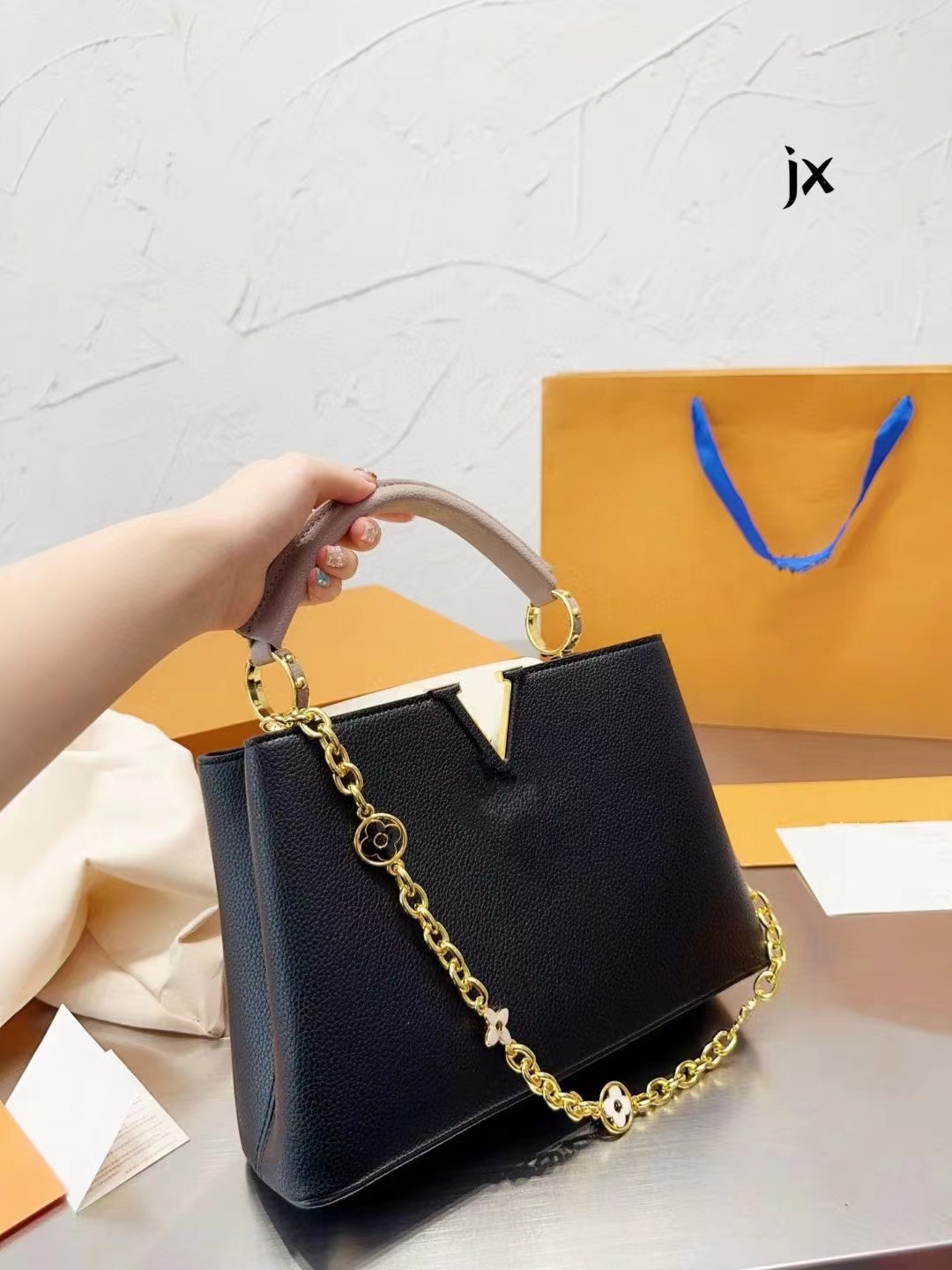 

Lychee Chain Clutch Leather Capucines BB Bag Taurillon Leather Mini Tote Bag Macaron Series Luxury women's Fashion skew women's Clutch 27cm large capacity TOTE, White