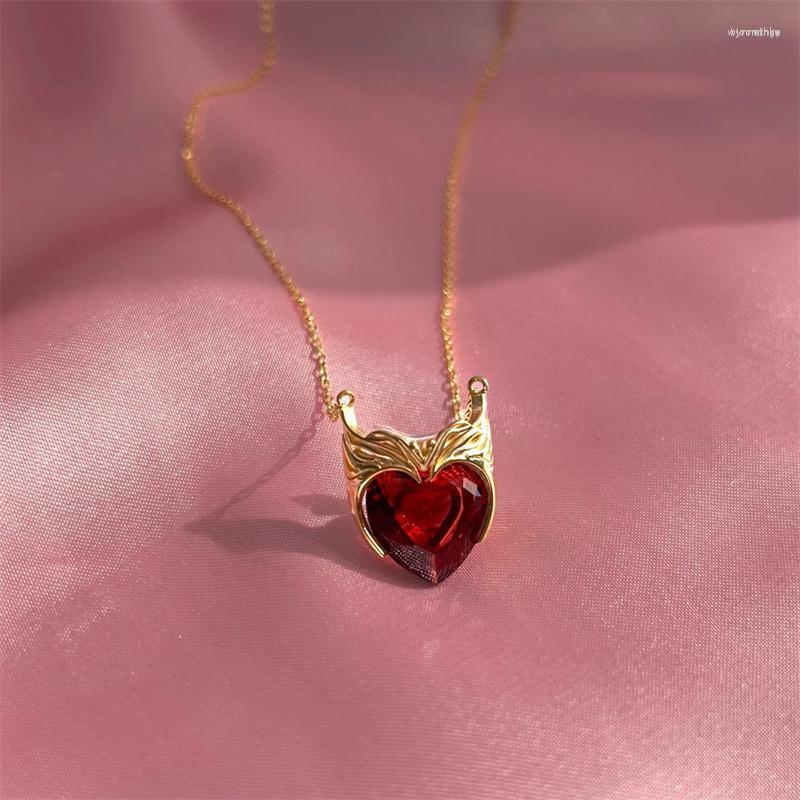 

Pendant Necklaces AOMU Stainless Steel Simple Red Crystal Love Heart Necklace Scarlet Witch Crown Peach Zircon For Women Jewelry