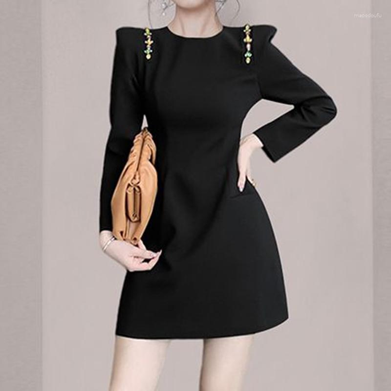 

Casual Dresses 2023 Vintage Right-angle Shoulder Nail Drill Bubble Sleeve Slim Black Dress Vestido Fit
