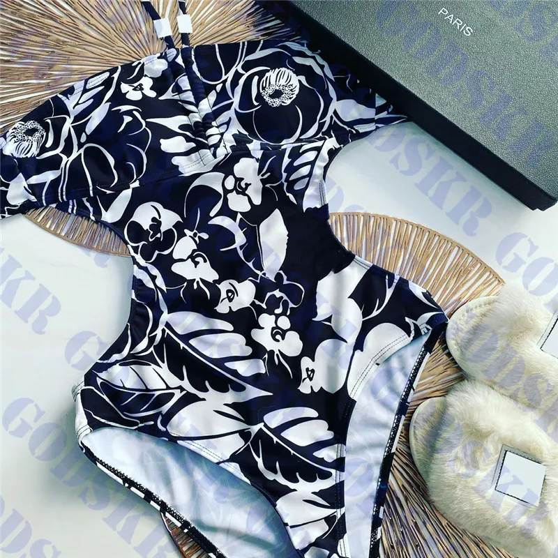 

Designer bikini swimsuit Vintage Womens Swimwear Designers One Piece Swimsuit Beachwear Tube Top Ladies Bikini Three Colors, Please contact me real pic