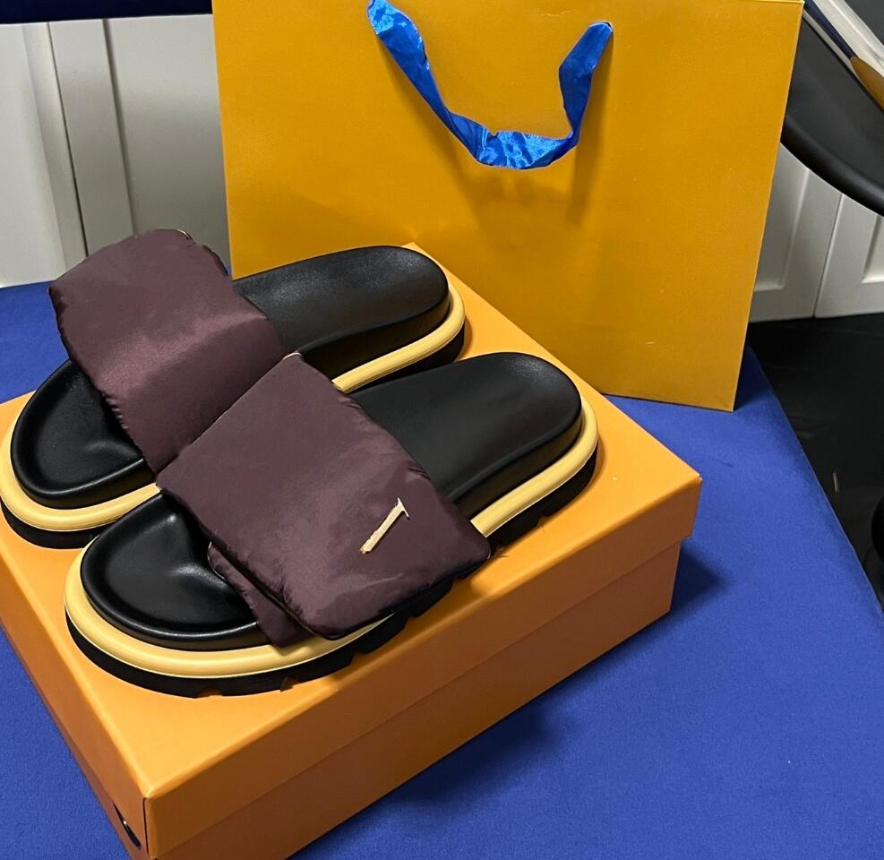

Couples slipper designer Pillow Fluffy Comfort flat bottom slipper letter printing leisure slippers fashion high quality men women beach sandals, Blue