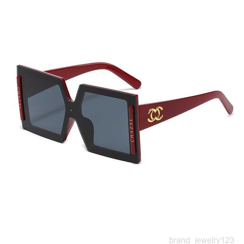 

2023 New Women's Fashion Sunglasses Unique Square Frame Metal Decoration Glasses Four Seasons Female Casual High Street Wear