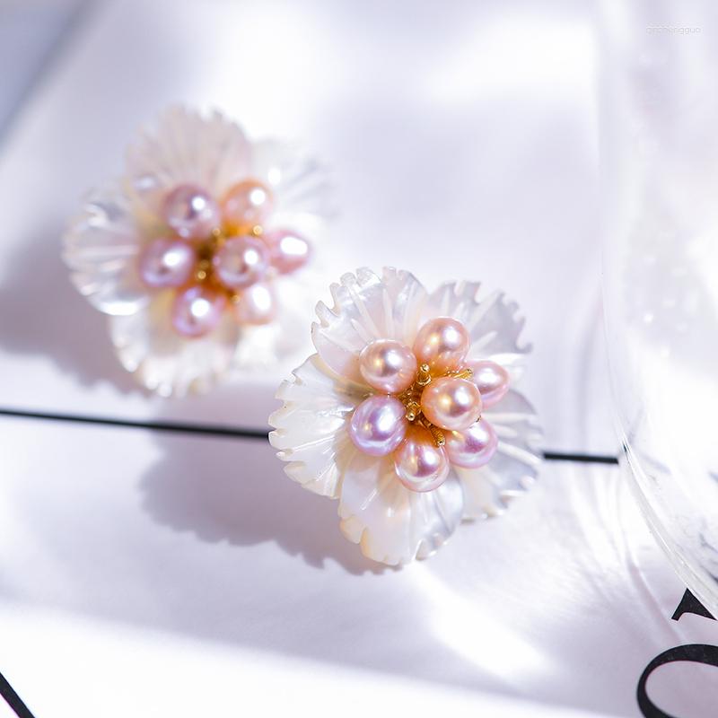 

Stud Earrings Vanssey Fashion Jewelry OL Flower Camellia Shell Mother Of Pearl Natural Wedding Party Accessories For Women