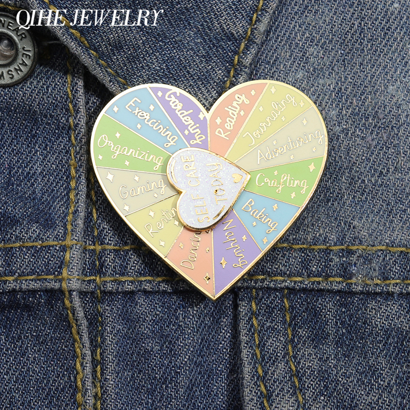 

Heart Compass Turntable Enamel Pin Broch Lapel Custom Metal Badges Gifts Funny Self Care Today Mood Love Friends Wholesale