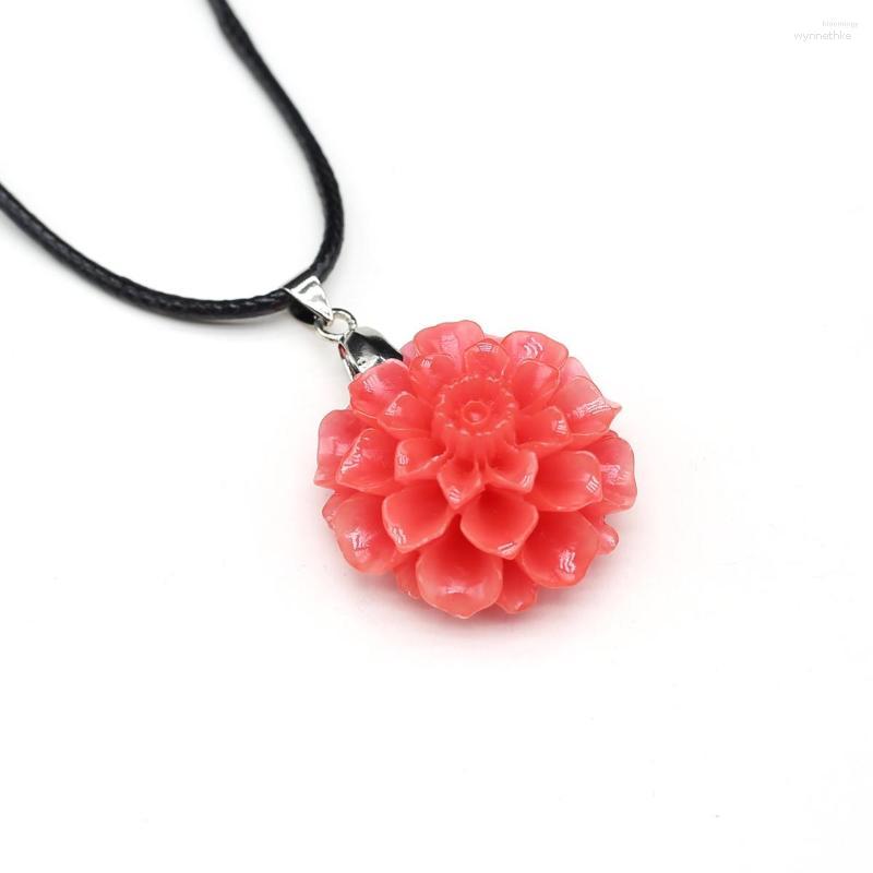 

Pendant Necklaces Synthetic Red Coral Necklace Flower Shape With Leather Rope Chain For Women Luxury Quality Jewelry 32mm