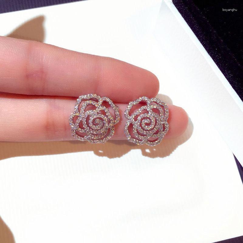 

Stud Earrings Hollow Out Camellia Earring For Women Flash Rhinestone Chic Rose Accessories