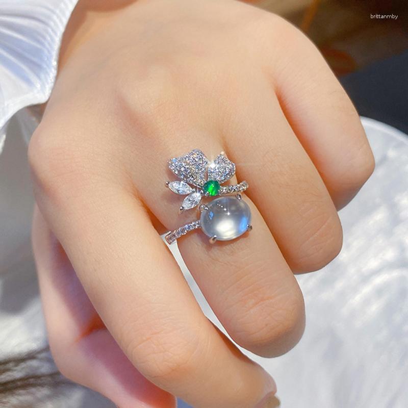 

Cluster Rings Imitation Natural White Jade Pith Agate Cubic Zirconia Open Ring Female Temperament Elegant Ladies Jewelry Accessories