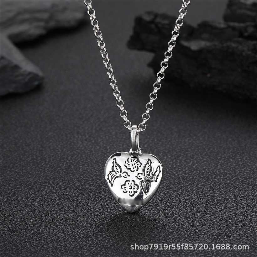 

2023 Gujia s925 Sterling Silver Love Fearless Flower and Bird Pendant Versatile Heart Necklace, White