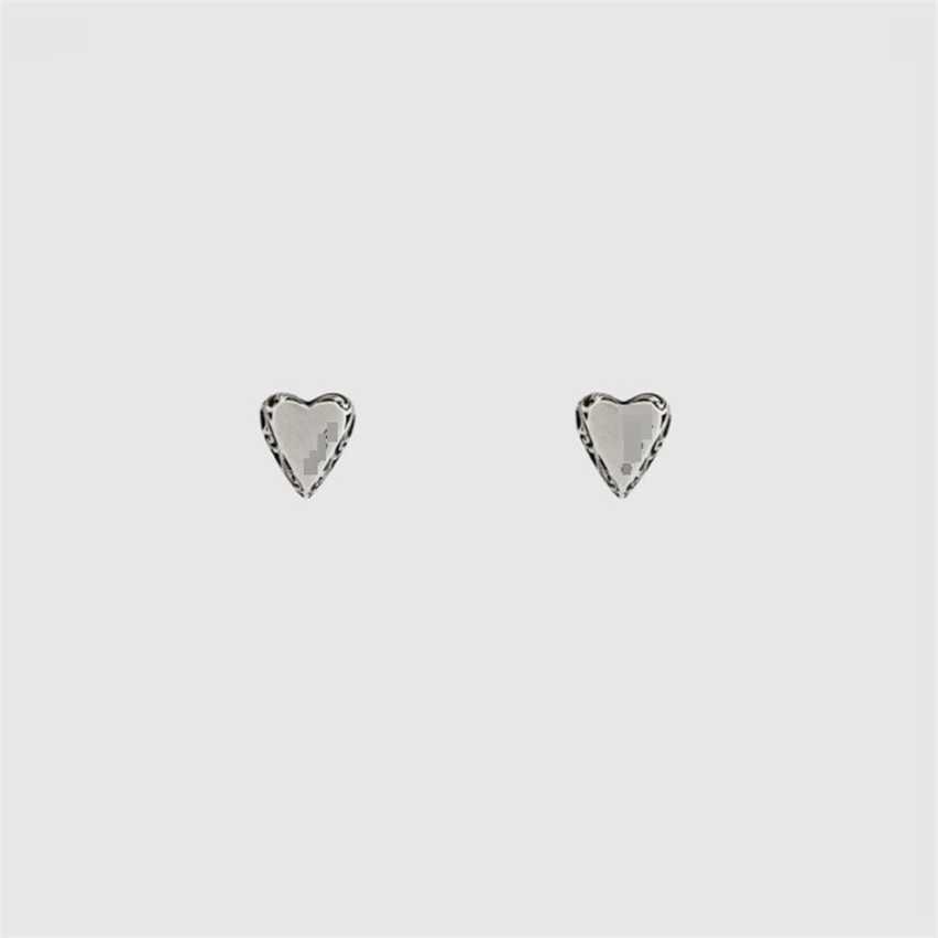 

2023 Gujia 925 Sterling Silver Carved Shaped Fashion Worn G Family Heart Earstuds Gift