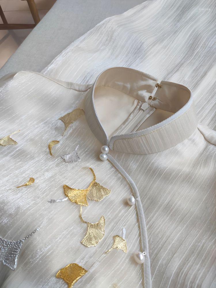 

Ethnic Clothing 2023 Elegant Cheongsam Qipao Chinese Light National Style Ginkgo Leaf Embroidery Champagne Color Summer Dress Robe Chinoise