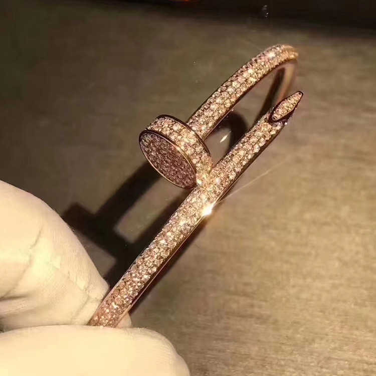 

Original designer S925 Sterling Silver Nail Full Diamond Bracelet Women's Fashion Light Luxury Inlaid High Carbon Ins Carti Same Style Handpiece