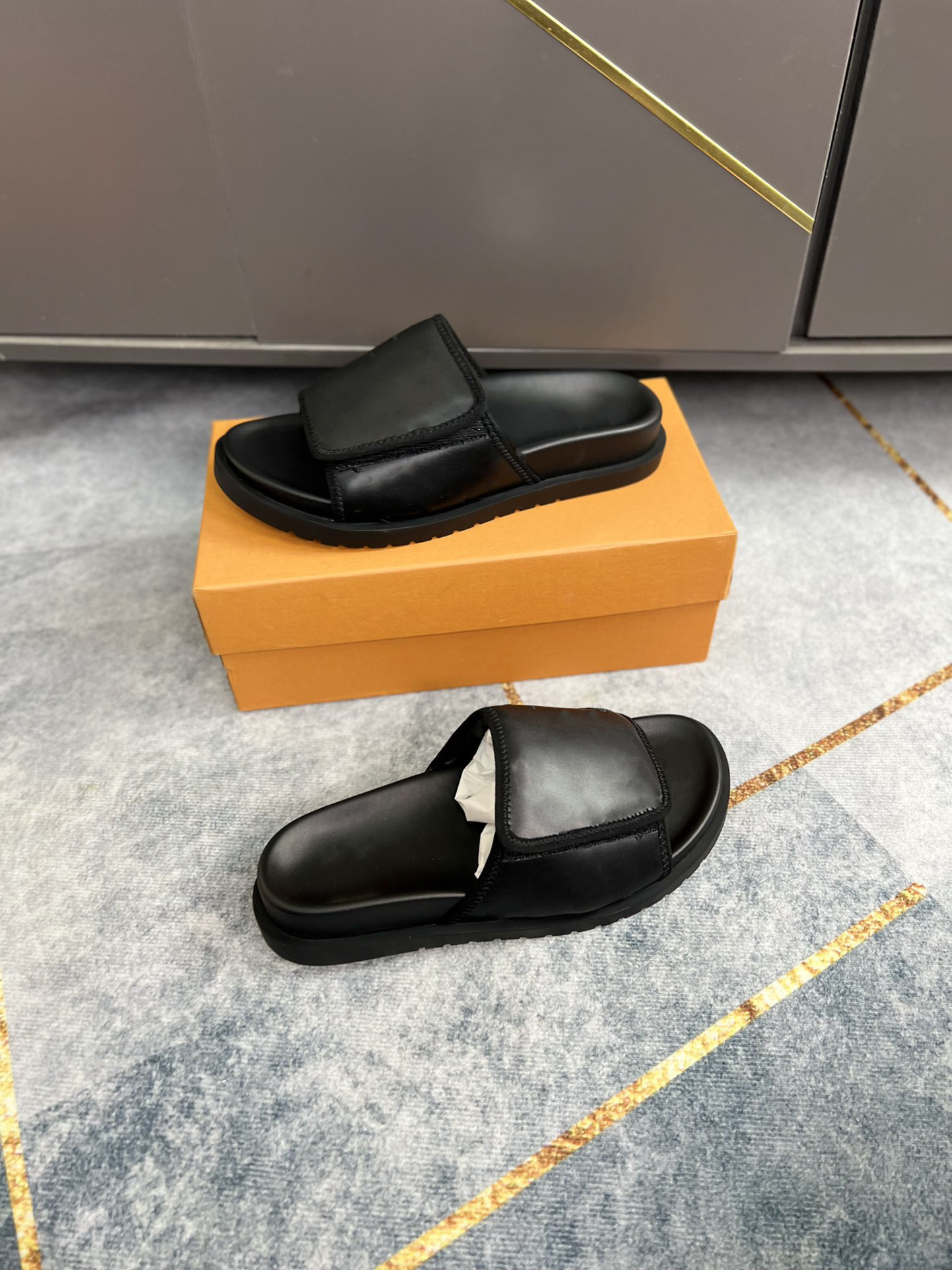 

Classic Slippers luis Brand Designers vuttonity fashion leisure sandal men Slide Flat slippers summer flip flops l011