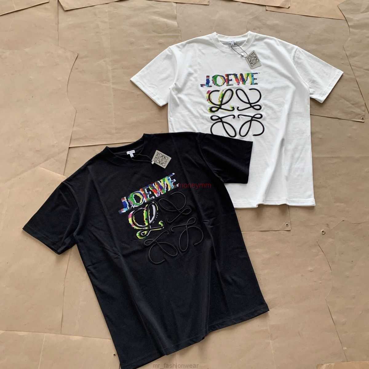 

Designer Fashion Clothing Tees Tshirts Loewe the Original Logo Is Wu Lei and the Same Style Is Luo Yi 23ss the New Color Painting Gradient Letter Embroidery Round Neck S, White