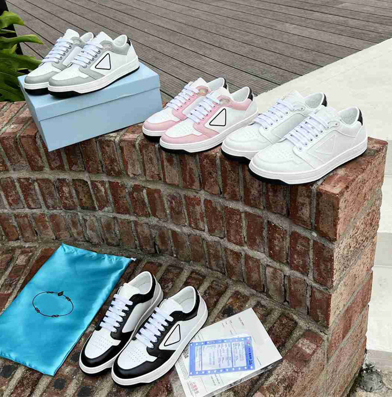 

Designer Shoes District Leather Sneakers Men Shoes Breathable Calfskin Trainers Rubber Triangle Shoe Casual Walking Comfort Outdoor Falt Sneaker, 11