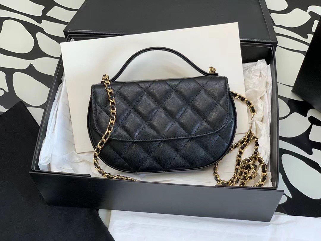 

2023 New women's crossbody bag cowhide material shoulder bag Low-key and delicate handbag can be used as a dinner bag small and cute, Black