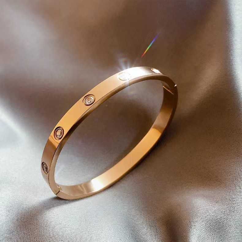 

Original designer Light luxury high grade smart home bracelet titanium steel gold opening fadeless net red simple fashion jewelry temperament gift