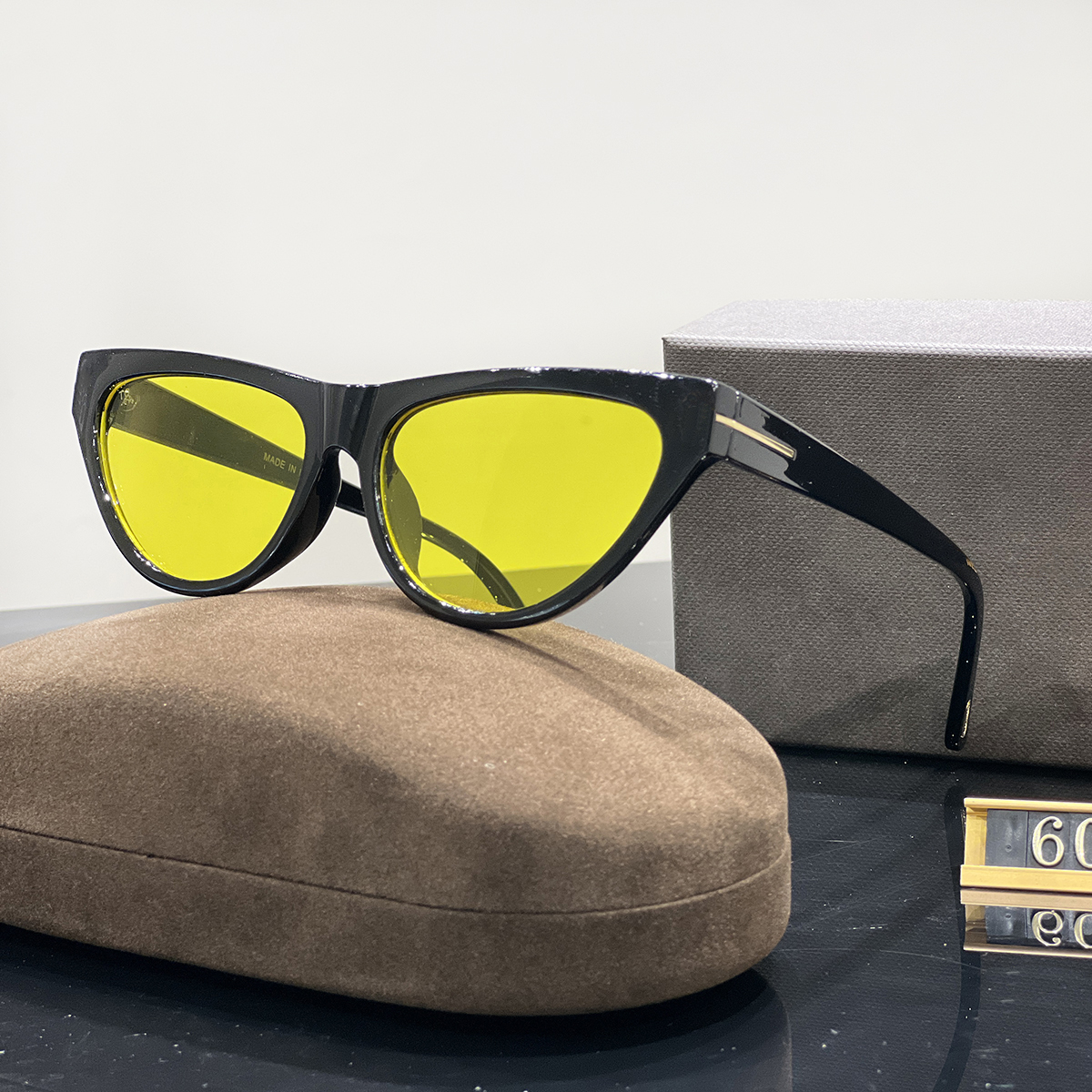 

Designer sunglasses Cat Eye sunglasses for women men Personality Trend luxury UV resistant sun Polarized glass Casual Versatile eyeglasses with box gift