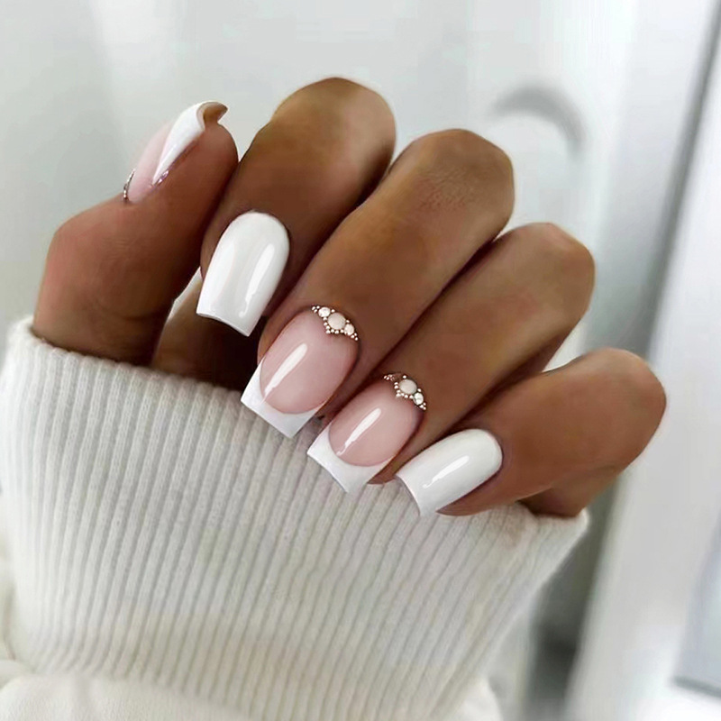 

French nail wear press-on nails 24pic set white