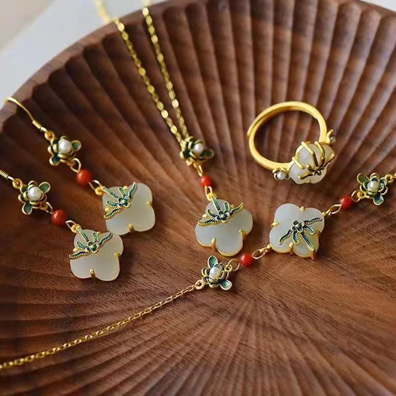 

Inheriting the ancient method, golden retro Chinoiserie style Four-leaf clover four piece suit, colored enamel earrings, lotus flower tassel earrings