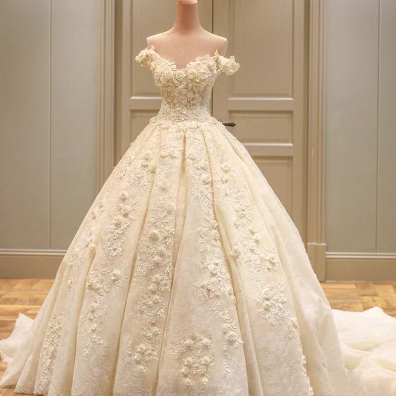 

Modest plus size wed dress bridal gown off shoulder Ball Gown Wedding Dresses Gowns Sheer Jewel Neck Lace Appliqued Sequins beaded 3D flowers Plus Size Robe De Mariee, White long train