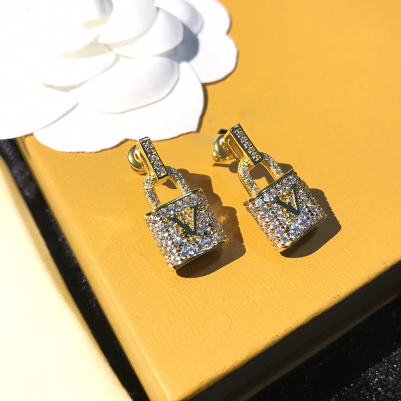 

Designer Luxurys Earrings New Style designer Letter Earrings stainless steel stud earrings designer for women studs gold engagement jewelry Couple Family nice