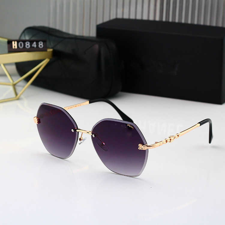 

Wholesale of sunglasses New Women's Frameless Trimmed Sunglasses{category}