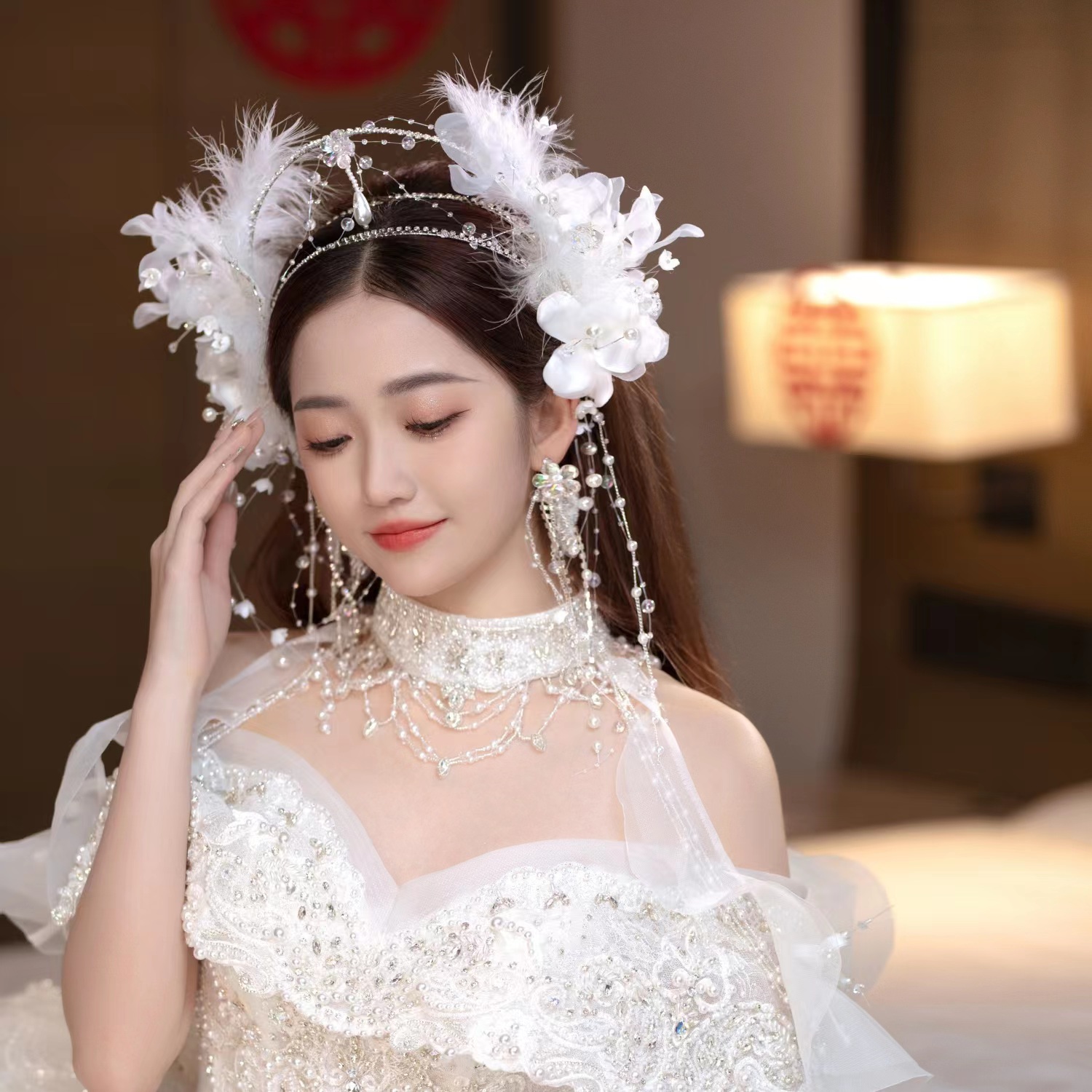 

Bride Headwear 2023 New Super Immortal Feather Crown Hair Accessories Tassel Set High end Temperament Photography Jewelry