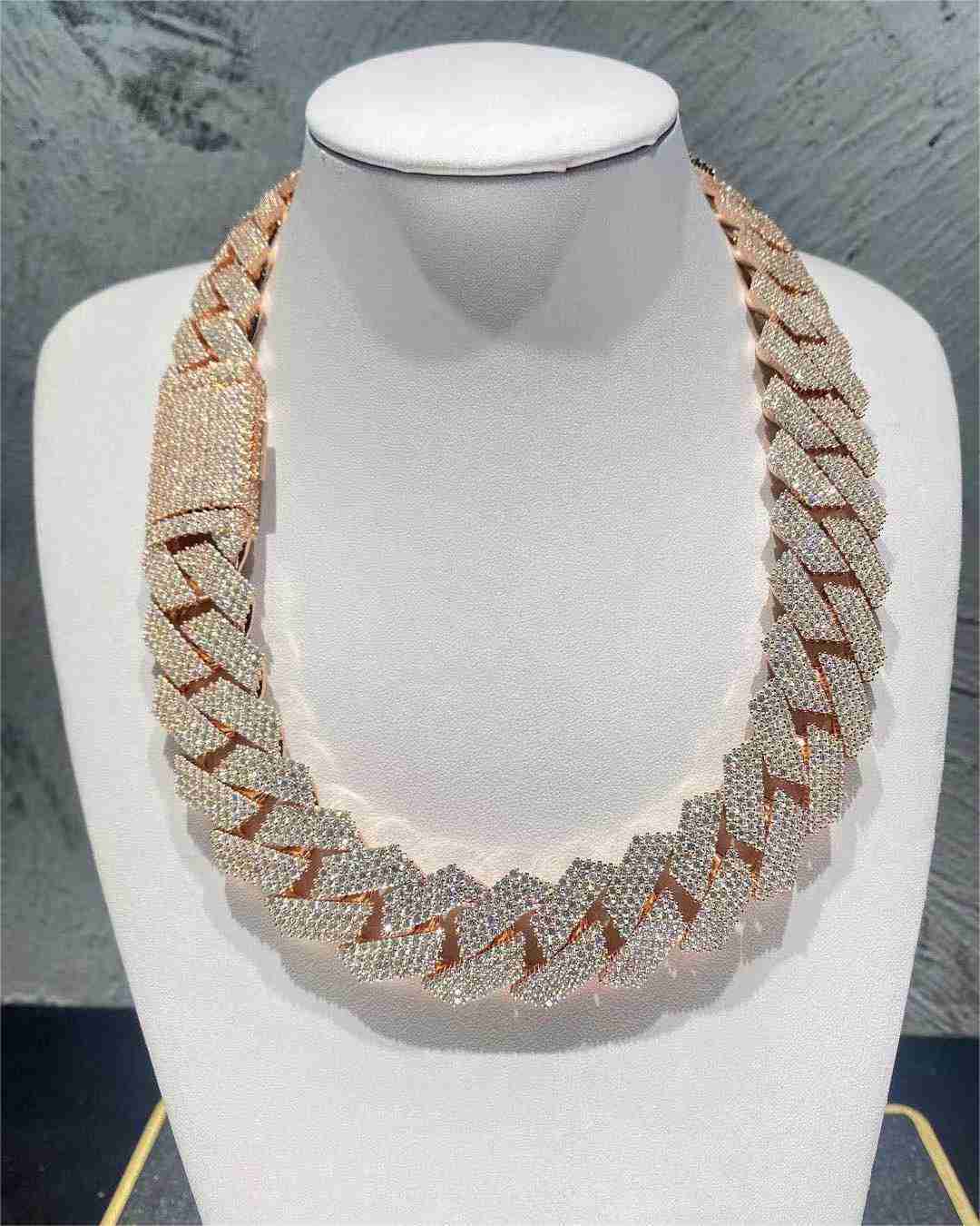 

Iced Out 24mm Wide 4 Rows Prong Setting Vvs Moissanite Cuban Link Chain