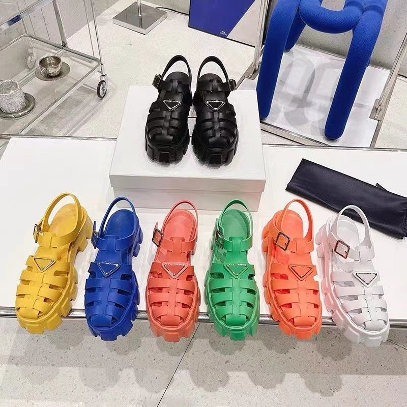 

Luxury sandals Designer sandal Bubble Rubber Metal triangle logo slippers Black white Orange summer slippers mens womens Green Blue Royal beach men women shoes, 1.black