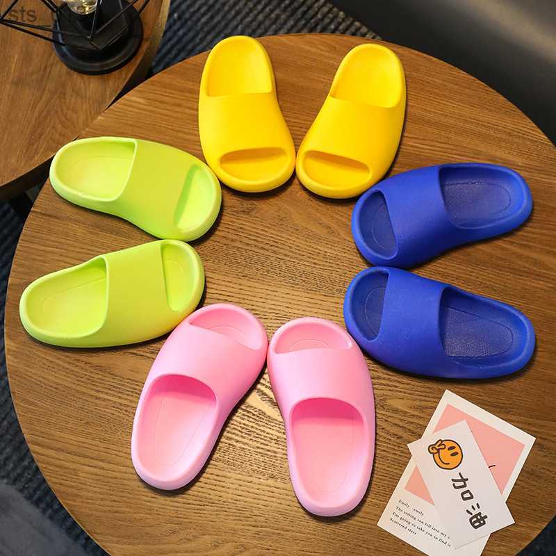 

Summer Children's Casual Slippers Solid Color Breathable Non-Slip Home Bathroom Beach Kids Soft Slippers Boys Girls Indoor Shoes