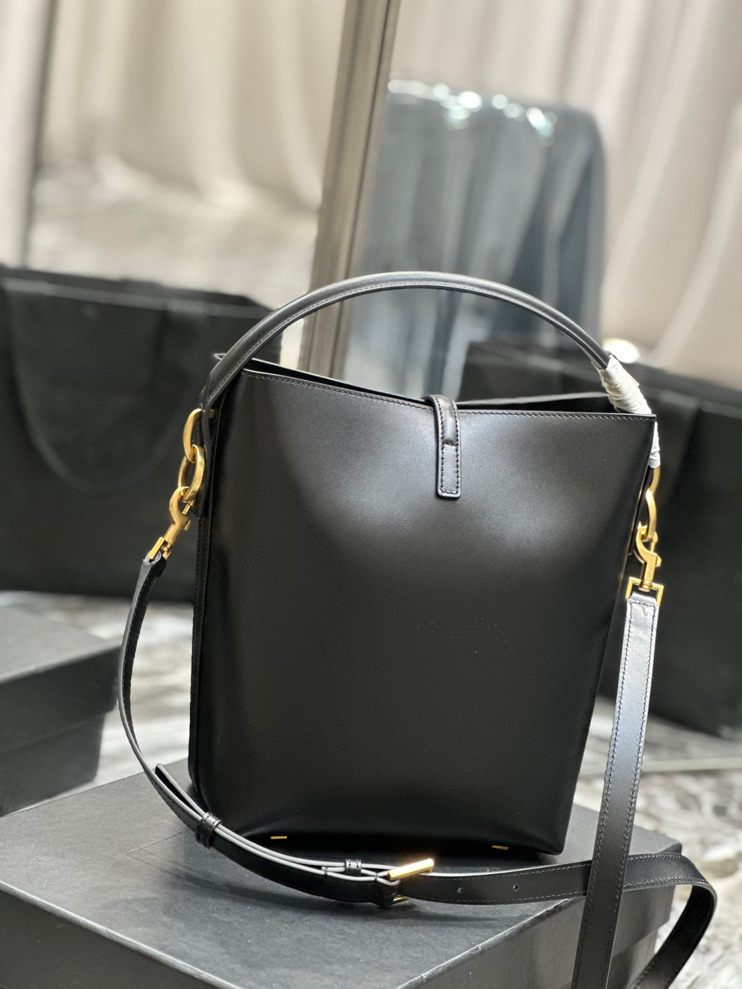 

2023 New women's bucket bag high-end quality handbag with Italian cowhide crossbody bag fashion shoulder bag is very practical atmospheric trend 735215
